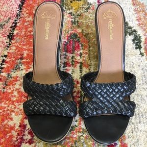 Fergalicious black open-toe heel 👡